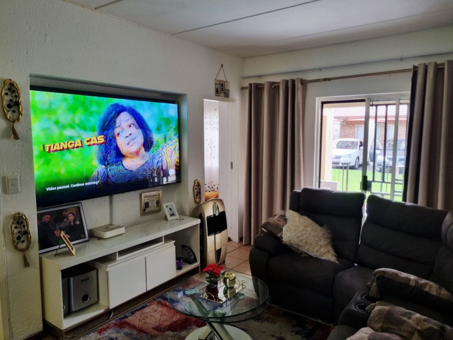 2 Bedroom Property for Sale in Comet Gauteng