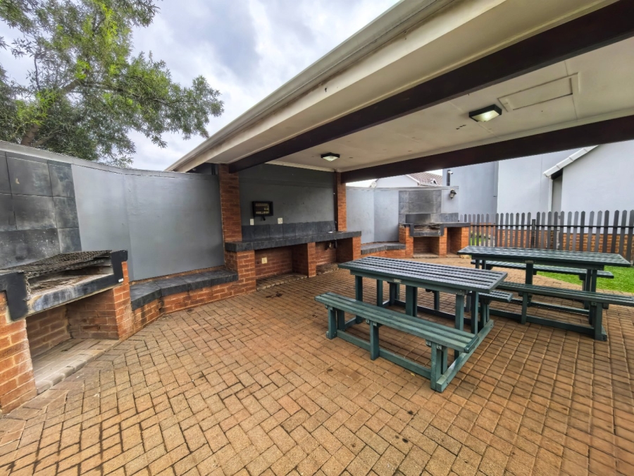 1 Bedroom Property for Sale in Brentwood Park AH Gauteng