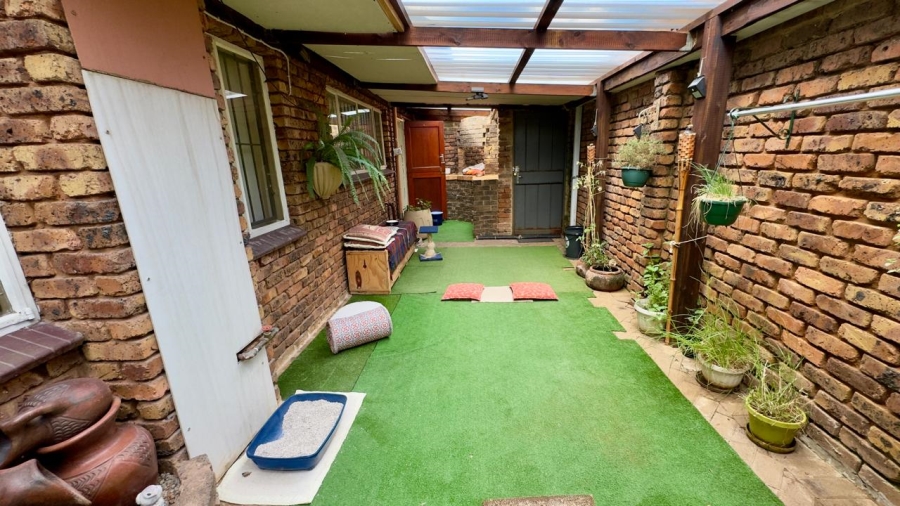 3 Bedroom Property for Sale in Monument Park Gauteng