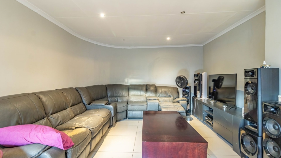 5 Bedroom Property for Sale in Eastleigh Ridge Gauteng