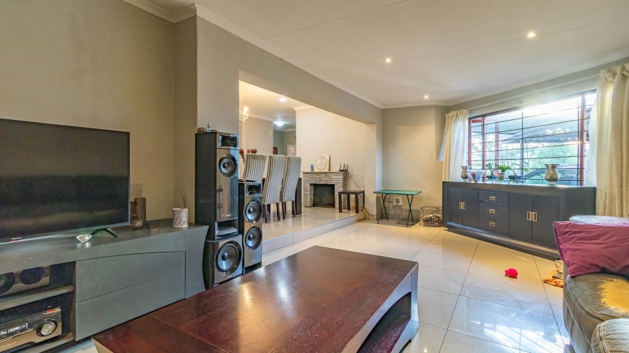 5 Bedroom Property for Sale in Eastleigh Ridge Gauteng