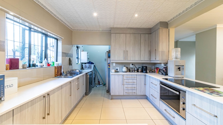 5 Bedroom Property for Sale in Eastleigh Ridge Gauteng