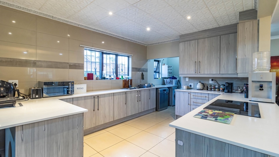 5 Bedroom Property for Sale in Eastleigh Ridge Gauteng