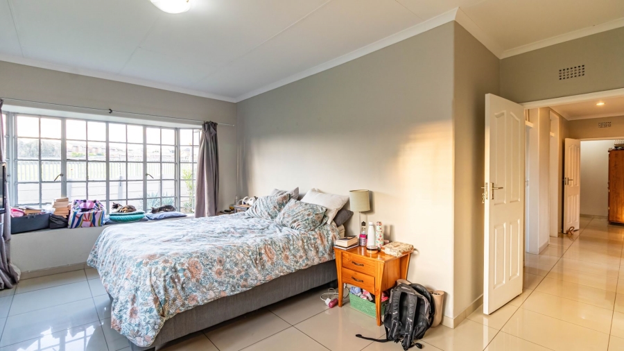 5 Bedroom Property for Sale in Eastleigh Ridge Gauteng
