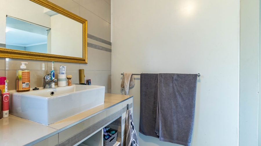 5 Bedroom Property for Sale in Eastleigh Ridge Gauteng