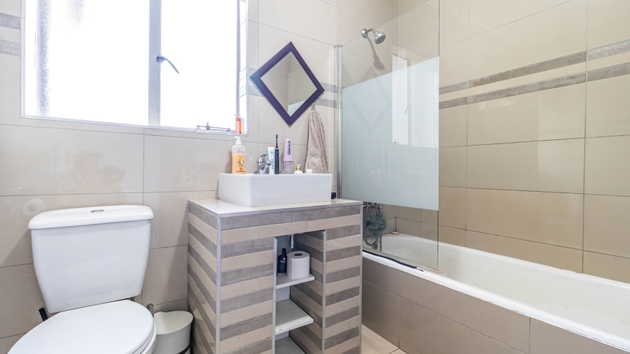 5 Bedroom Property for Sale in Eastleigh Ridge Gauteng