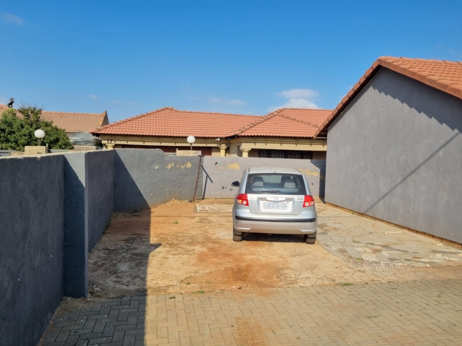 2 Bedroom Property for Sale in Vosloorus Gauteng
