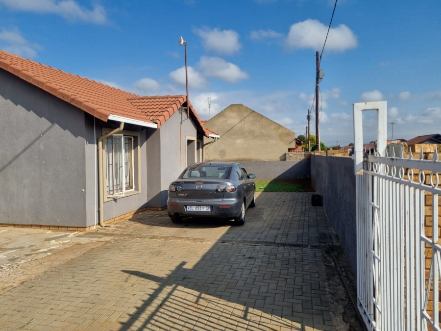 2 Bedroom Property for Sale in Vosloorus Gauteng