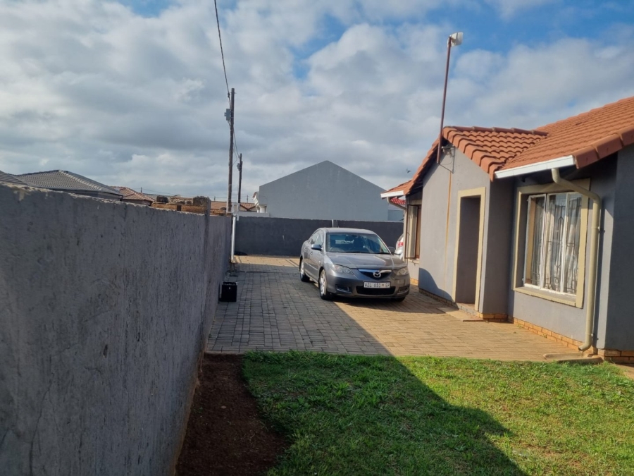 2 Bedroom Property for Sale in Vosloorus Gauteng