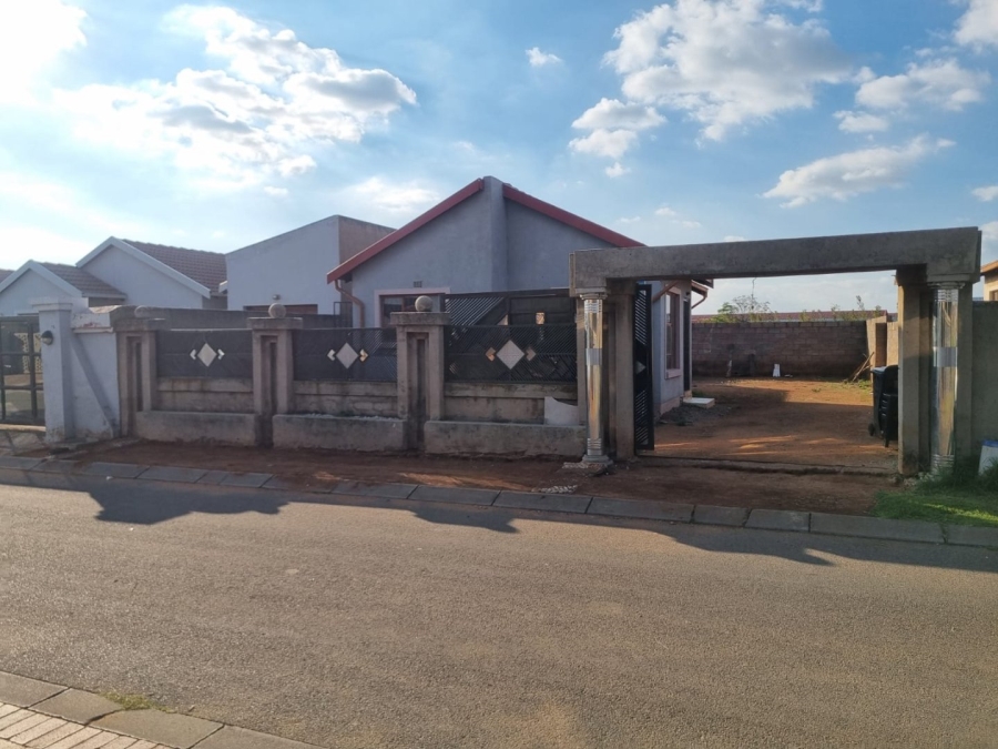 3 Bedroom Property for Sale in Roodekop Gauteng