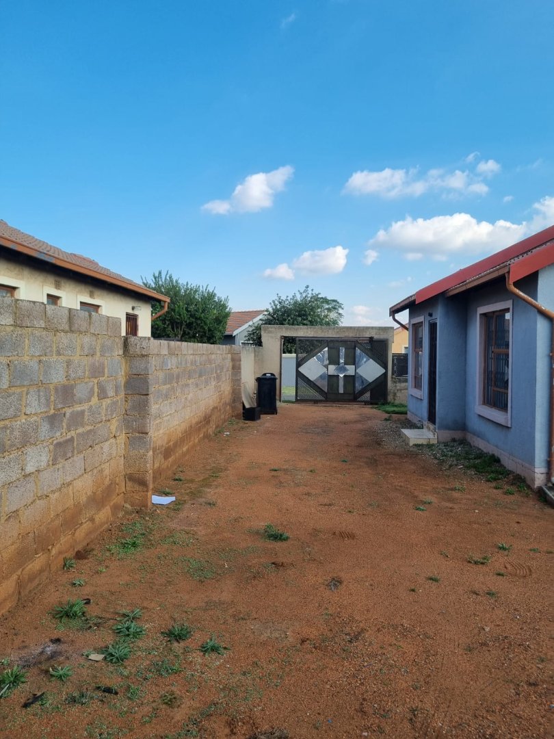 3 Bedroom Property for Sale in Roodekop Gauteng