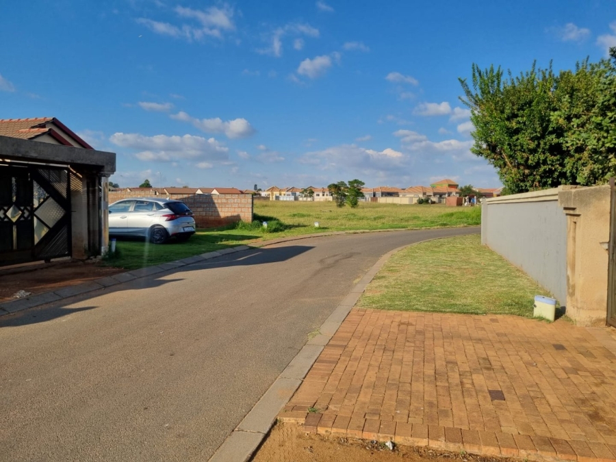 3 Bedroom Property for Sale in Roodekop Gauteng