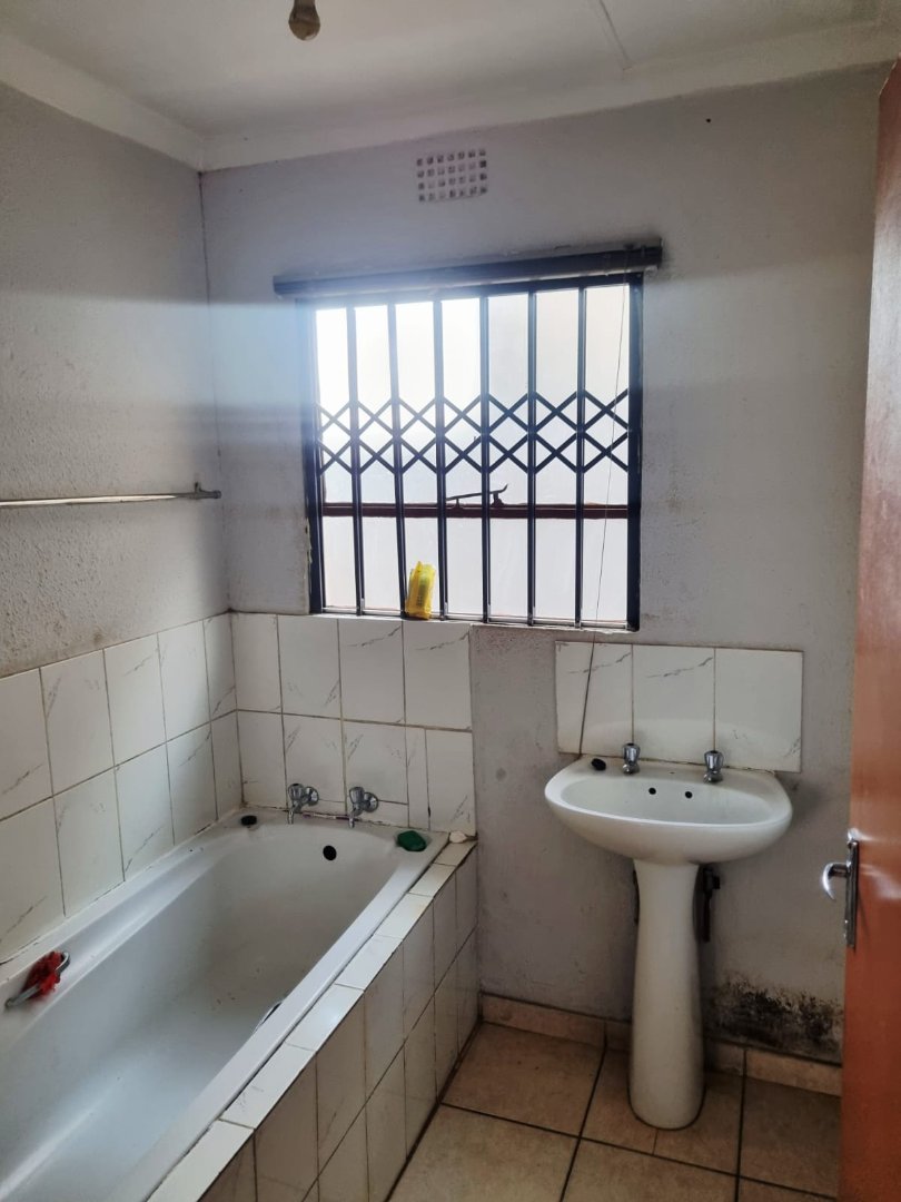 3 Bedroom Property for Sale in Roodekop Gauteng