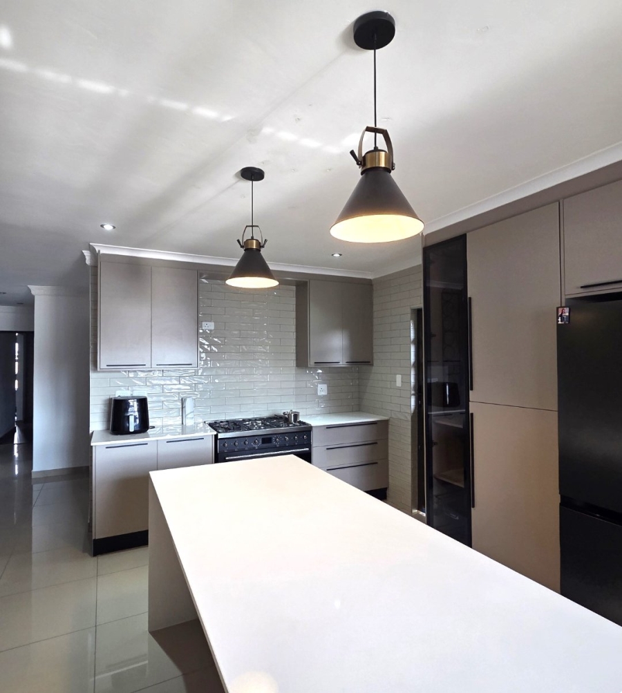 3 Bedroom Property for Sale in Halfway House Gauteng