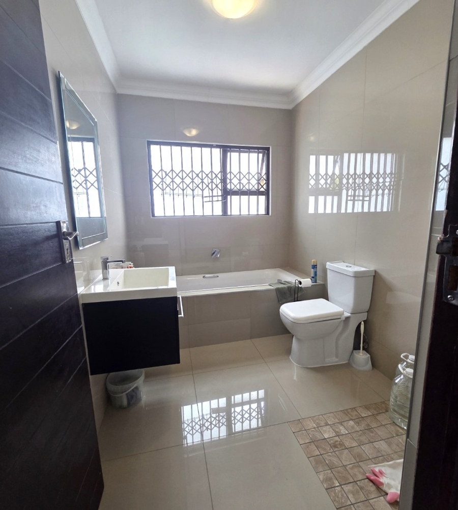 3 Bedroom Property for Sale in Halfway House Gauteng