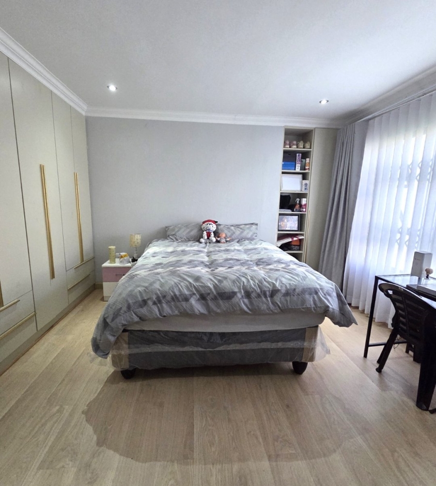 3 Bedroom Property for Sale in Halfway House Gauteng