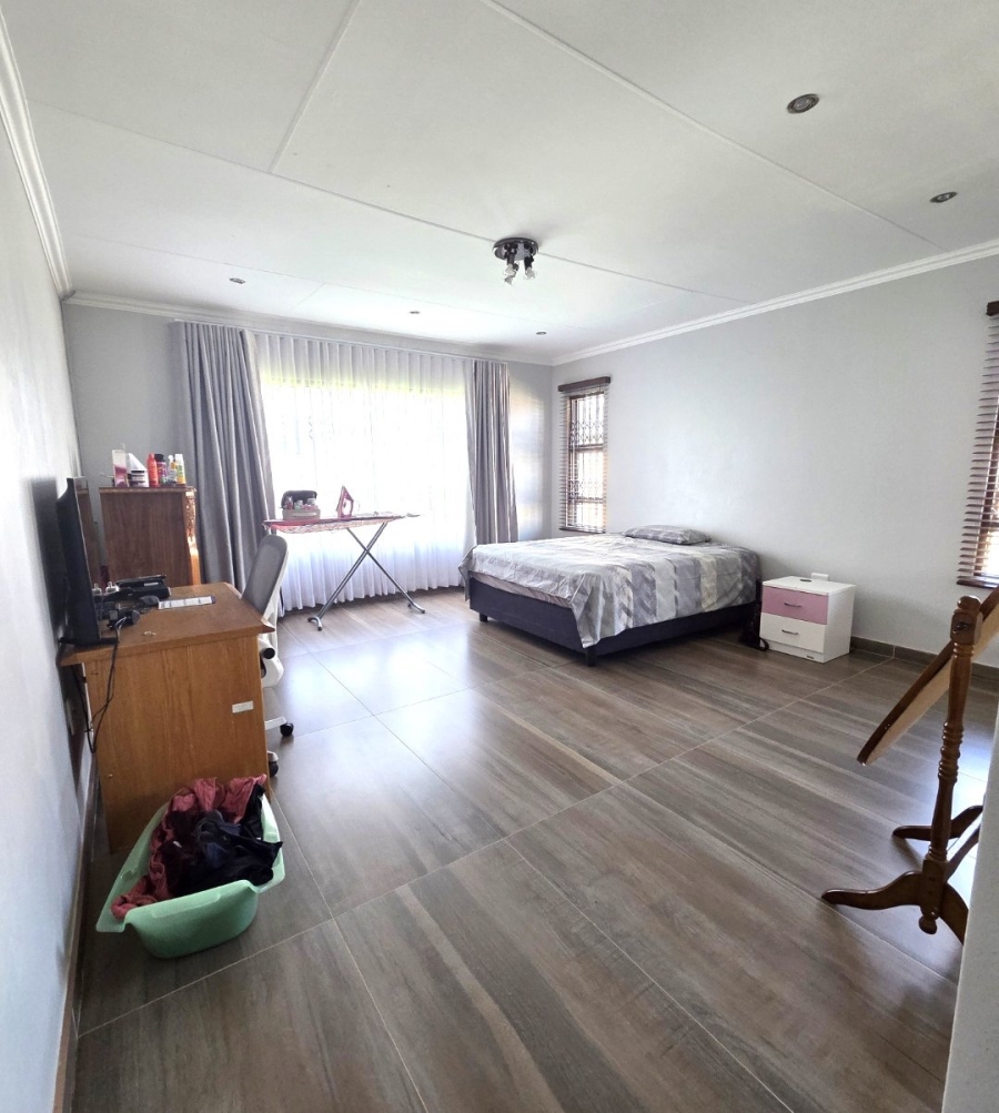 3 Bedroom Property for Sale in Halfway House Gauteng