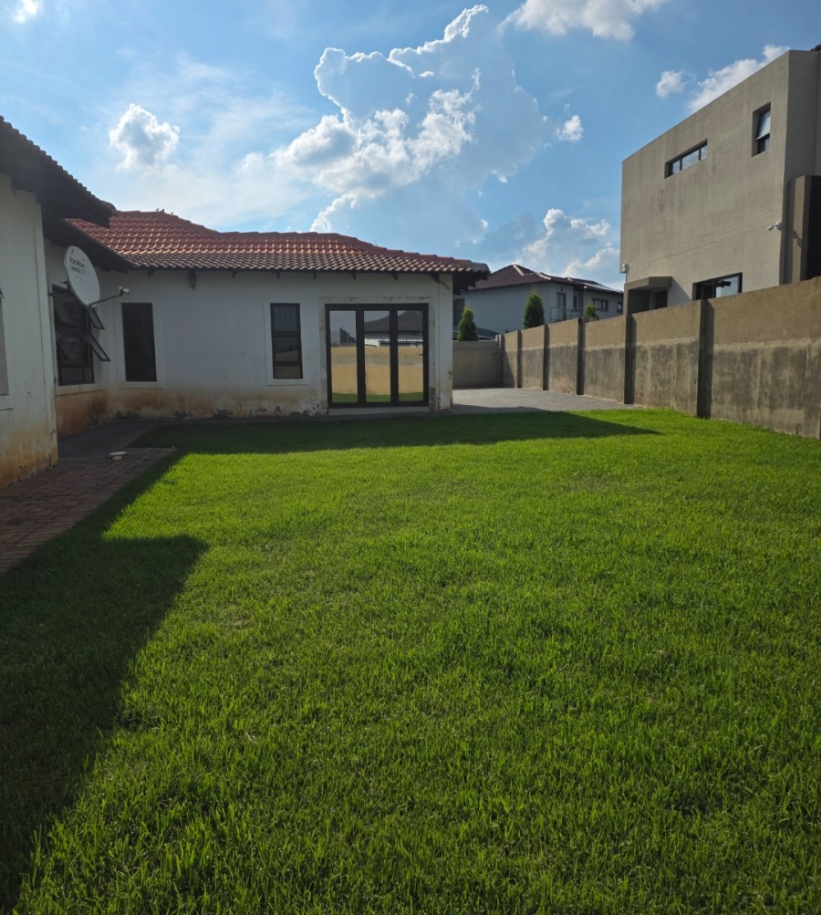 3 Bedroom Property for Sale in Halfway House Gauteng