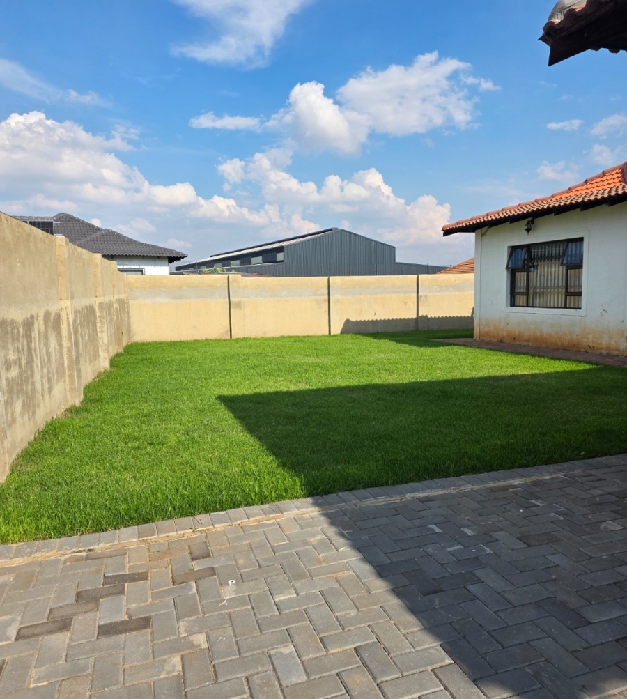 3 Bedroom Property for Sale in Halfway House Gauteng