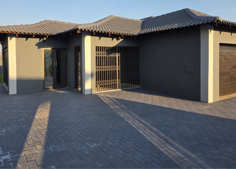 3 Bedroom Property for Sale in Halfway House Gauteng