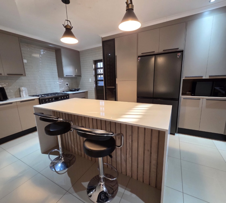 3 Bedroom Property for Sale in Halfway House Gauteng