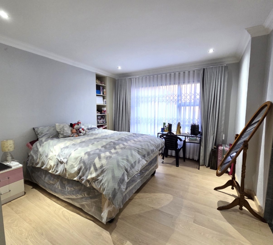 3 Bedroom Property for Sale in Halfway House Gauteng