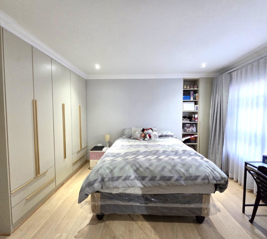 3 Bedroom Property for Sale in Halfway House Gauteng
