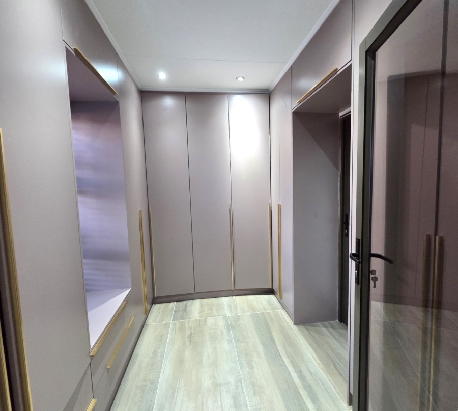 3 Bedroom Property for Sale in Halfway House Gauteng