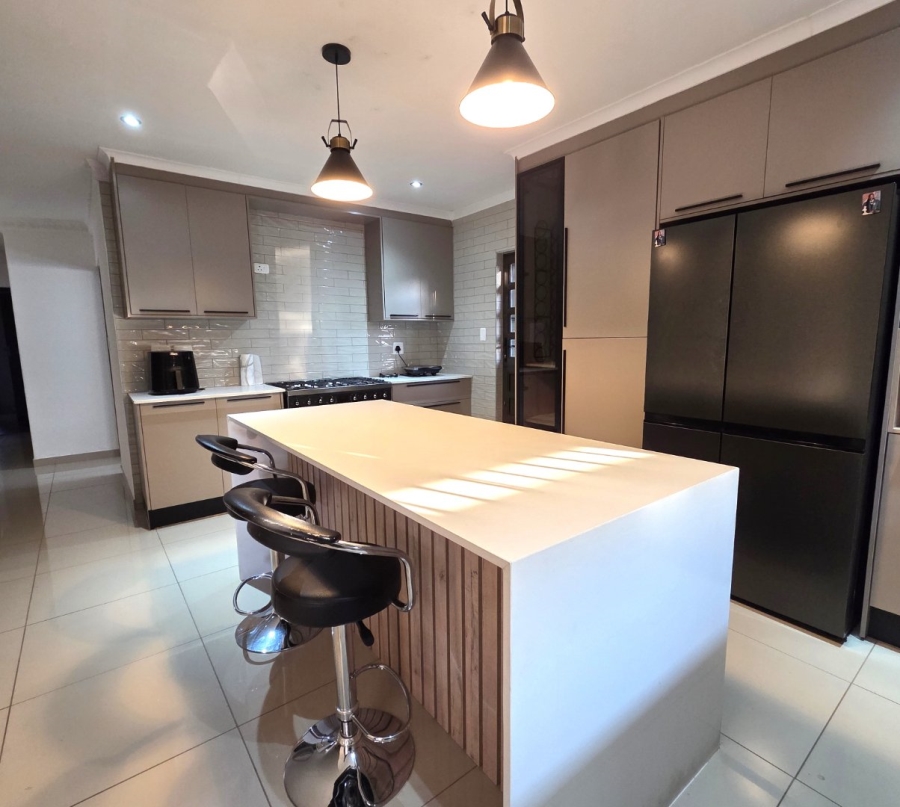 3 Bedroom Property for Sale in Halfway House Gauteng
