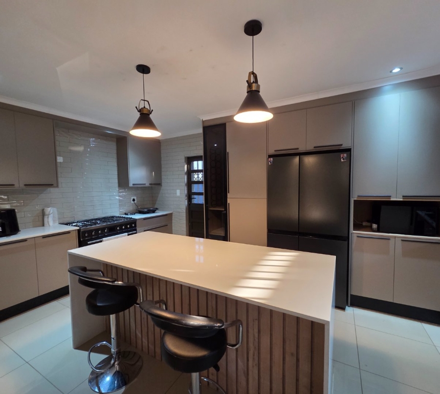 3 Bedroom Property for Sale in Halfway House Gauteng