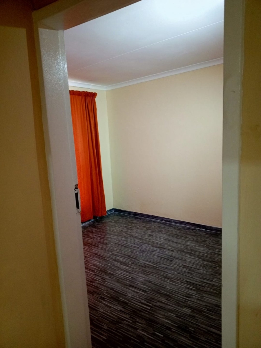 5 Bedroom Property for Sale in Westdene Gauteng