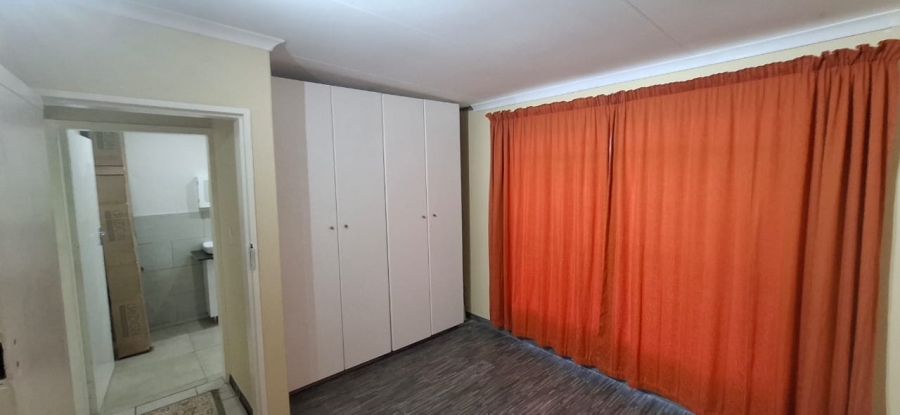 5 Bedroom Property for Sale in Westdene Gauteng