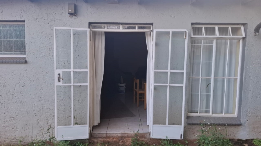 5 Bedroom Property for Sale in Westdene Gauteng