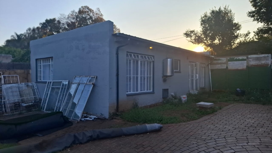 5 Bedroom Property for Sale in Westdene Gauteng