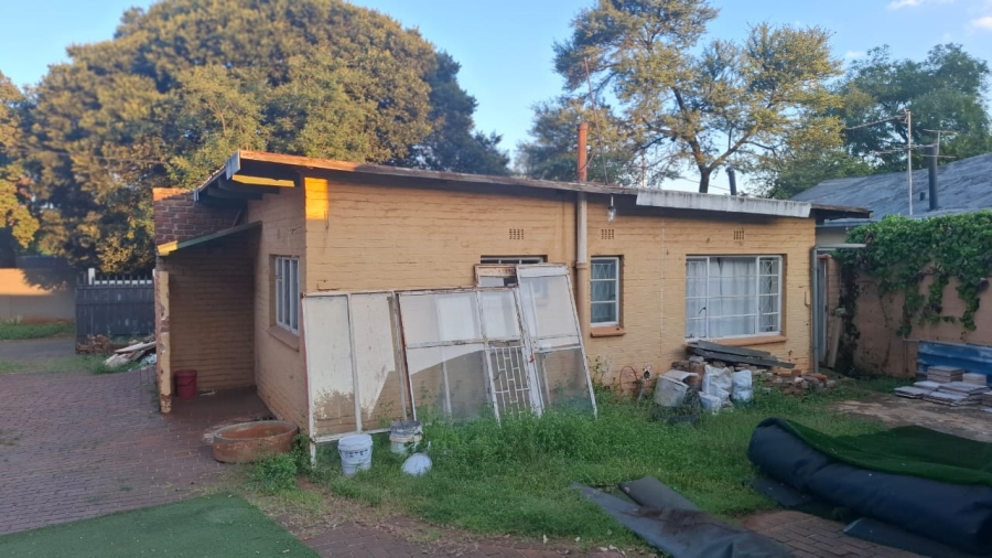 5 Bedroom Property for Sale in Westdene Gauteng