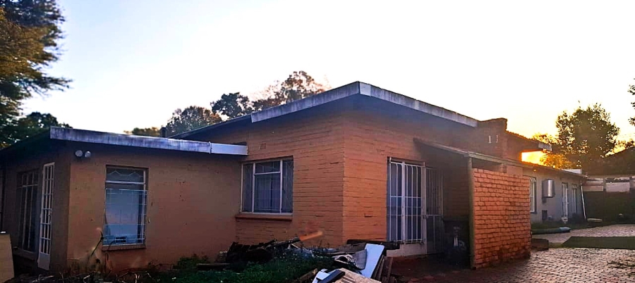 5 Bedroom Property for Sale in Westdene Gauteng