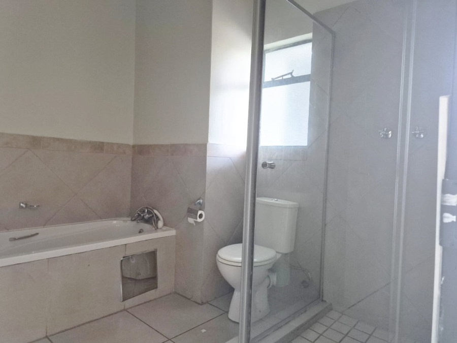 2 Bedroom Property for Sale in Glen Austin Gauteng