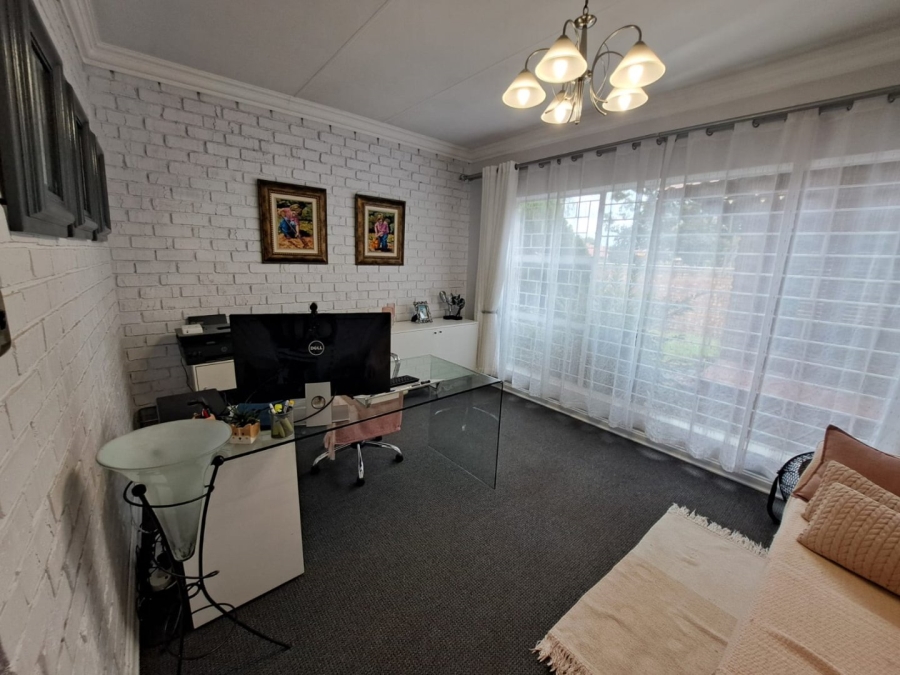 3 Bedroom Property for Sale in Ferryvale Gauteng