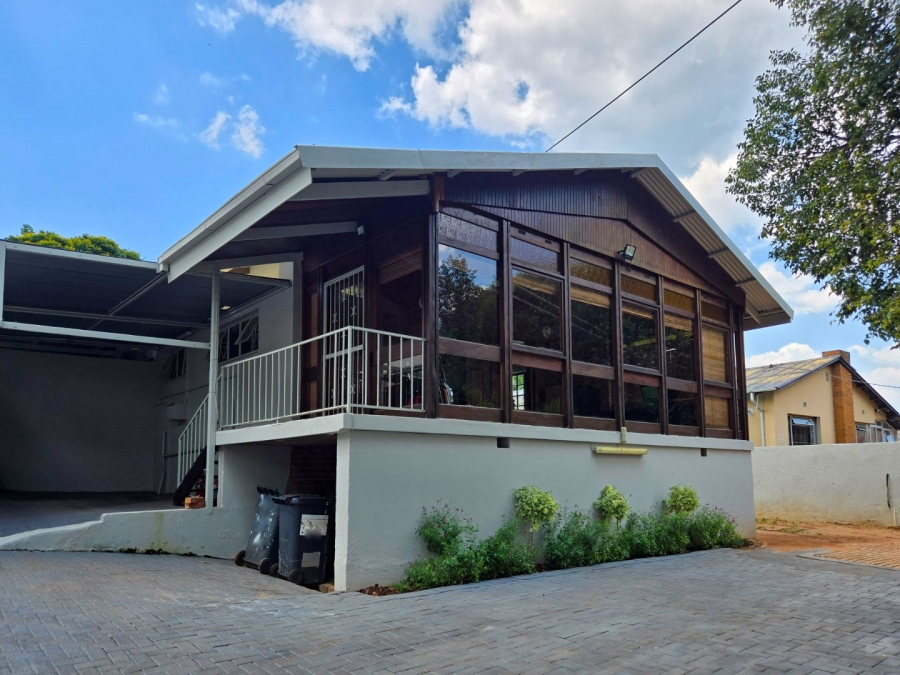 3 Bedroom Property for Sale in Mountain View Gauteng