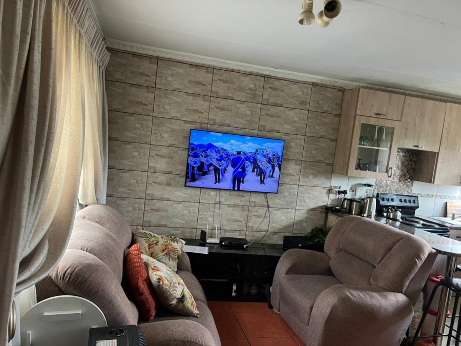 2 Bedroom Property for Sale in Rembrandt Park Gauteng