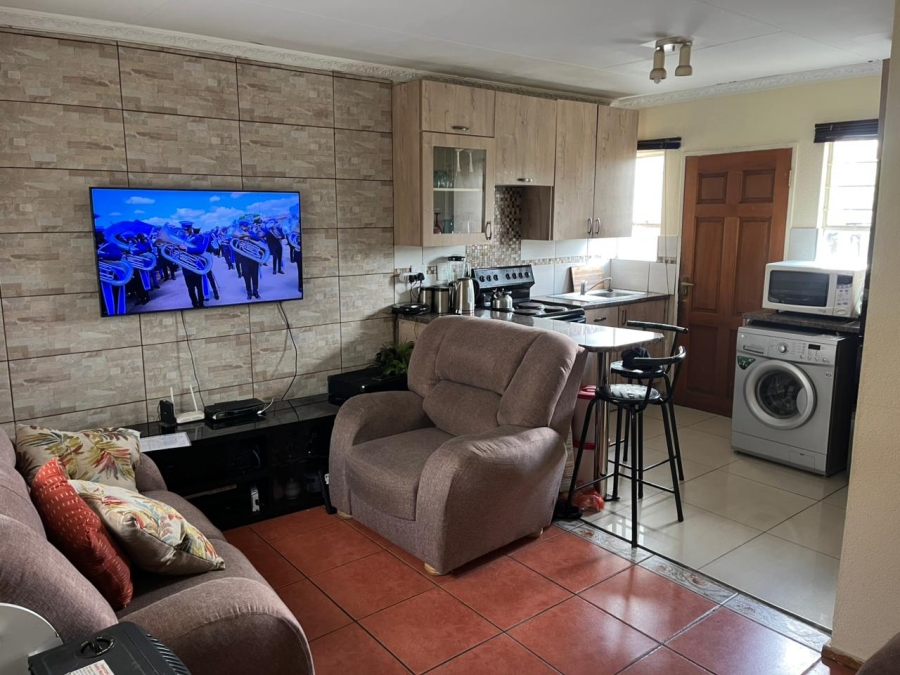 2 Bedroom Property for Sale in Rembrandt Park Gauteng