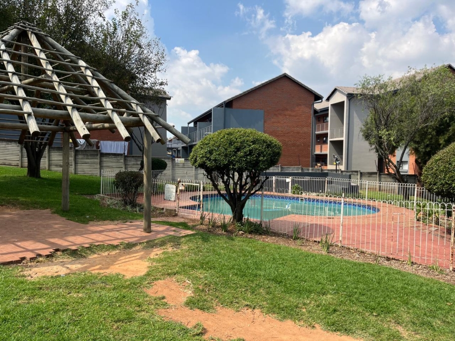 2 Bedroom Property for Sale in Rembrandt Park Gauteng