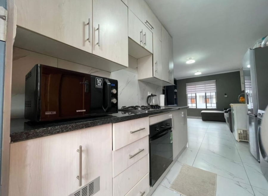 2 Bedroom Property for Sale in Noordwyk Gauteng
