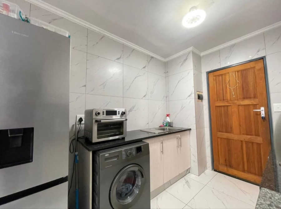2 Bedroom Property for Sale in Noordwyk Gauteng