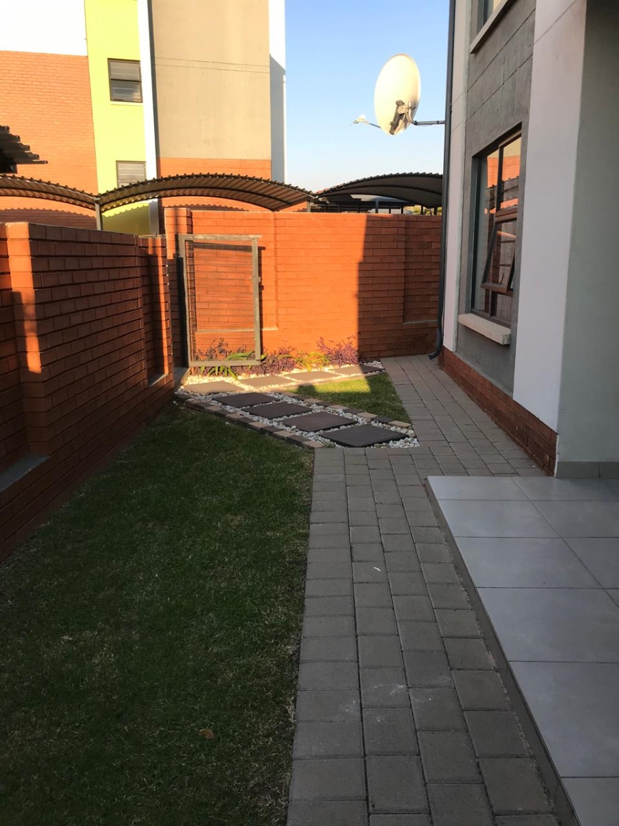 3 Bedroom Property for Sale in Rooihuiskraal North Gauteng