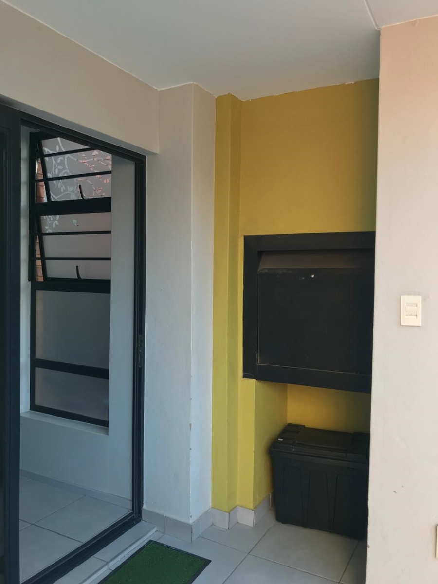 3 Bedroom Property for Sale in Rooihuiskraal North Gauteng