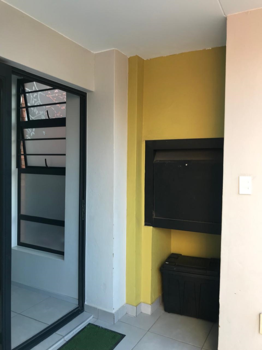 3 Bedroom Property for Sale in Rooihuiskraal North Gauteng
