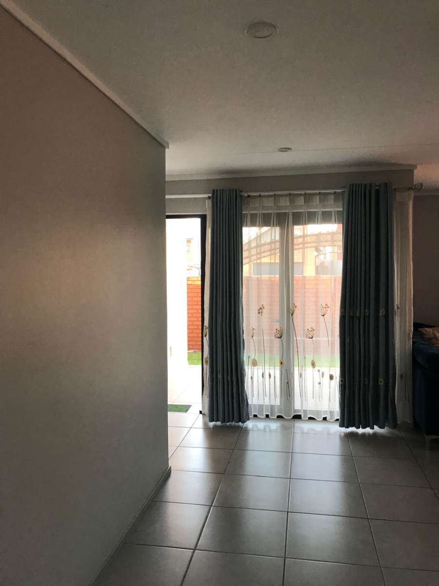 3 Bedroom Property for Sale in Rooihuiskraal North Gauteng