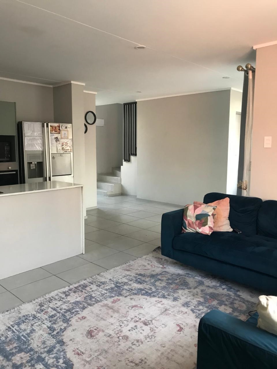 3 Bedroom Property for Sale in Rooihuiskraal North Gauteng