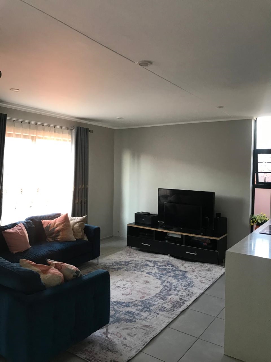 3 Bedroom Property for Sale in Rooihuiskraal North Gauteng